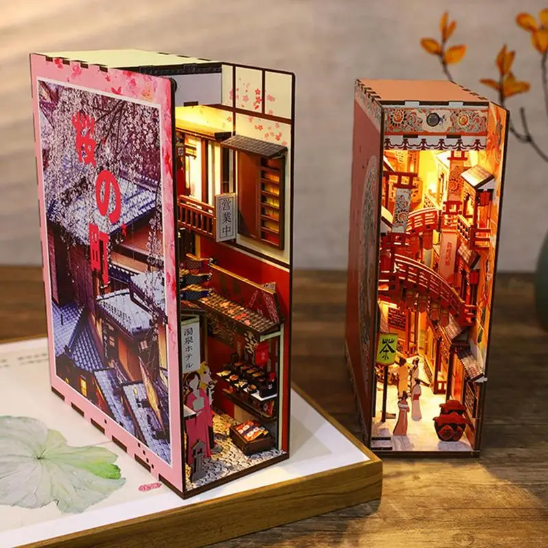 3D-s Mini Babaház Könyvtámasz Régi Fa LED Könyvespolc Dekoráció DIY Könyvespolc Helyezze be BookNook
